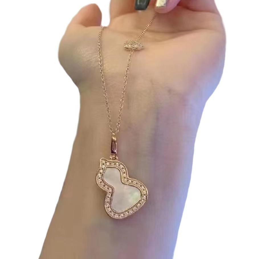 18k Rose Gold Black Agate Small Gourd Necklace for Women - Versatile, Fashionable Clavicle Chain