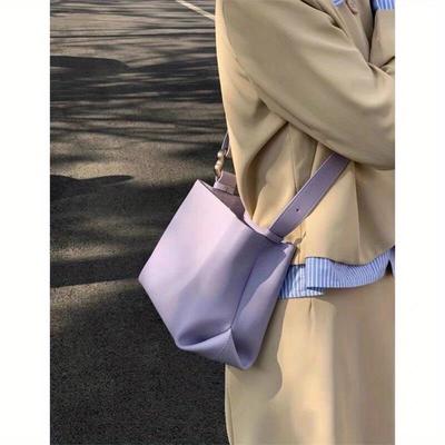 Špičková dámská bucket bag