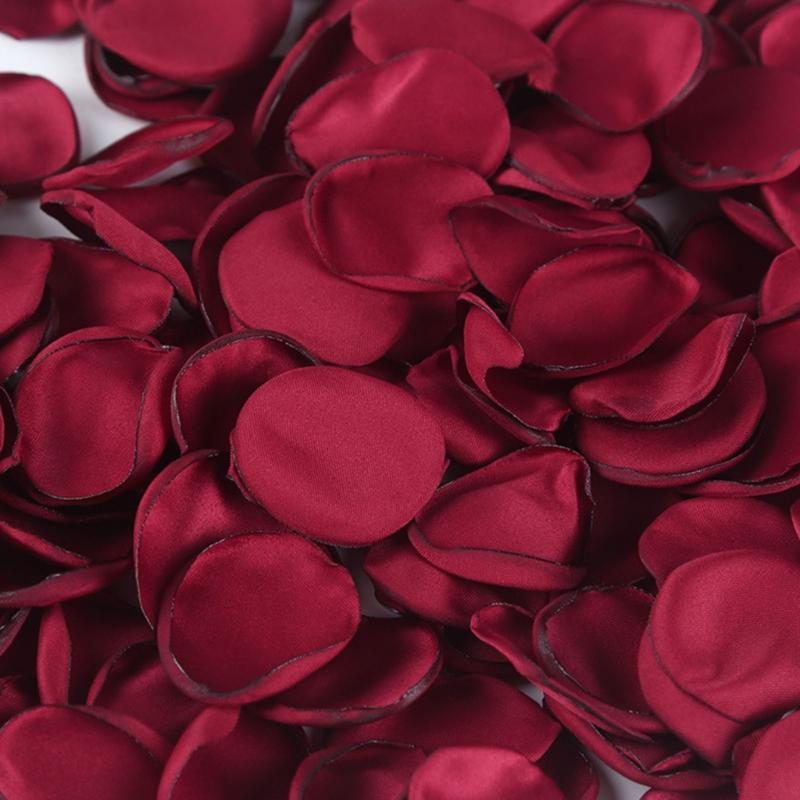 Artificial Rose Petals for Weddings and Special Occasion Perfect for Creating a Romance Atmospheres Decors 200Pieces