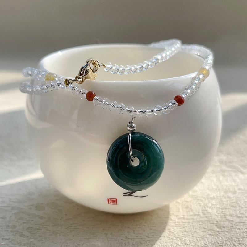 Natürlicher Kristallschmuck Natürlicher Jadeit A-Produkt Sicherheitsverschluss Kristall Nanhong Grüner Kiefernhaar-Kristall-Halskette