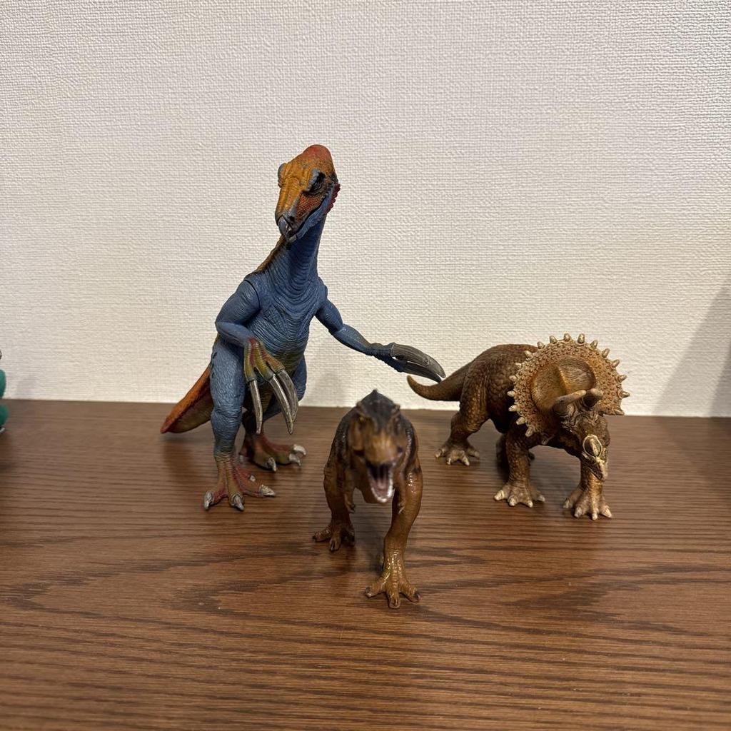 [USED] Dinosaur figures Jurassic World