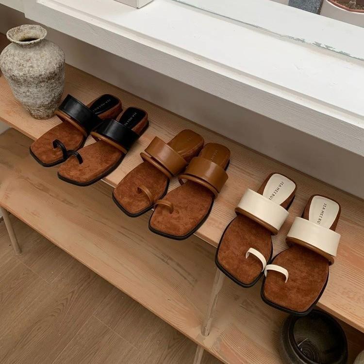 Set of toe casual slope heel cool slippers for summer new retro Korean version square head word beach women flat shoes