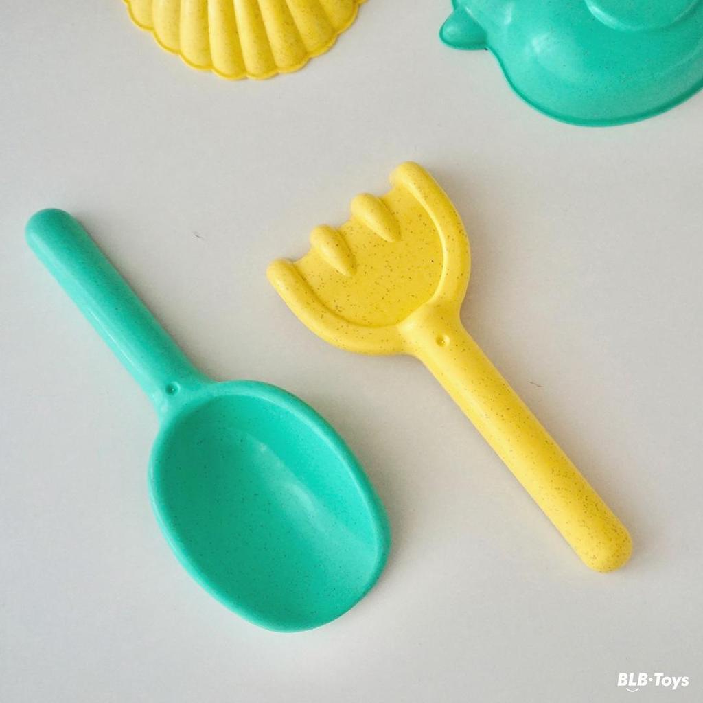 Children's Outdoor Beach Bucket & Sand Tool Set