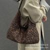 Leopard Print Bag Women's 2025 New Autumn and Winter Super Fire Commuter Bag Light Go Shoulder Bag Large Capacity Tote Bag