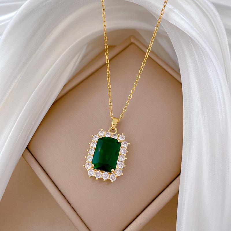 Green Square Full Diamond Fashion Light Luxury Temperament Gorgeous Retro Necklace Female Versatile Collarbone Chain Titanium Steel