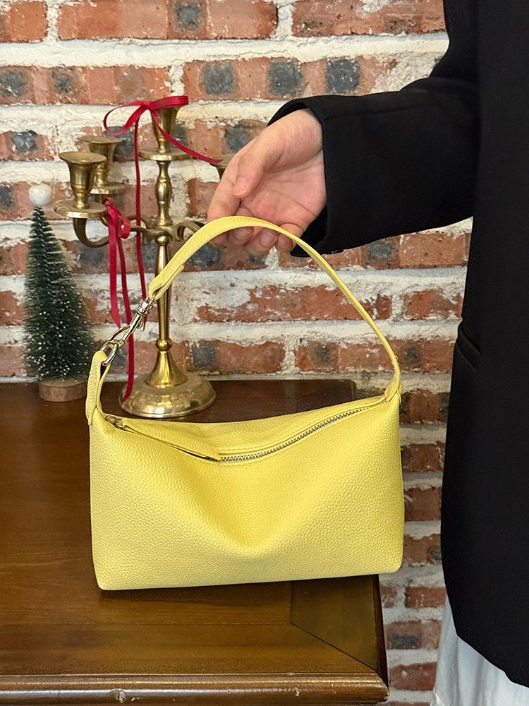 

Korean niche simple soft leather handbag 2025 new high-end casual commuting shoulder messenger bag жёлтый