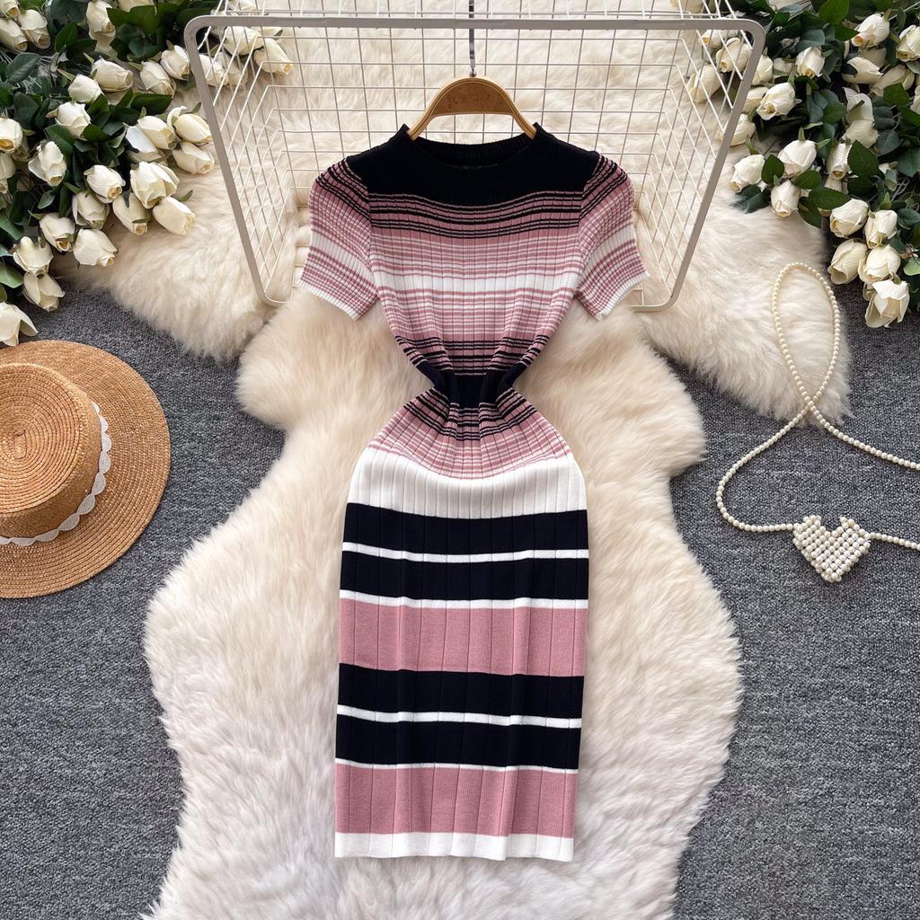 Contrasting color striped knitted dress women's summer slim and thin short-sleeved temperament A-shaped skirt commuting