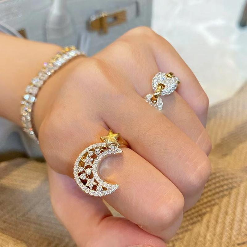 Französischer Literarischer Sinn, Diamantenbesetzter Schweinenasenring, Leichter Luxus, High-End-Designgefühl, Offener Zeigefingerring mit Stern und Mond