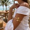 Strukturierte Goldfarbene Seestern Oberarmmanschette Armband für Damen Vintage Punk Muschel Krabbe Offenes Armband Sommer Ästhetik Schmuck