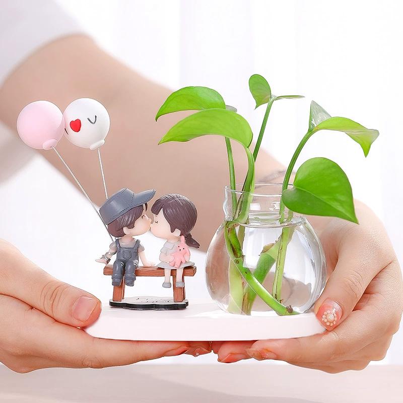 1Pc Resin Home Decor Girl and Boy Unique Hydroponics Creative Flowers Pot Couple Vase