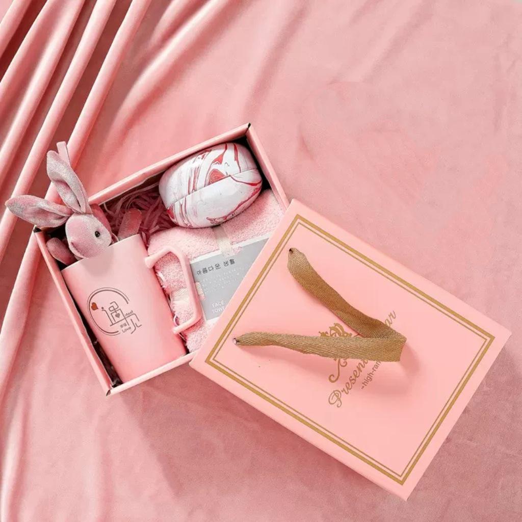 Compact Souvenir Gift Set for Weddings, Events, and Hotel Openings