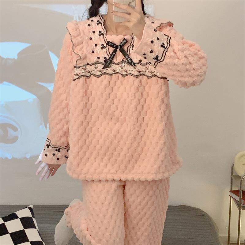 Women's Winter Sweet Flannel Lace Pajamas Princess Style Warm Long Sleeves Long Pants Home Clothes Square Neck Pajamas Set