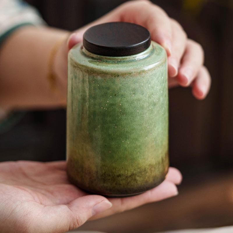 Creative Ceramic Green Tea Canister, Vintage Kiln-Glazed Sealed Candy Box Home Portable Storage Jar for Nuts and Coffee Beans