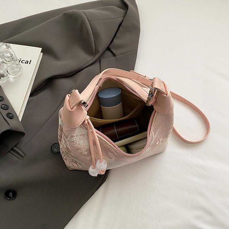 2026 Fashi Nuovissima Borsa a Forma di Raviolo Ricamata in Stile Cinese Lusso Nicchia Natial Trendy Borsa a Mano Quotidiana Regalo per Signora