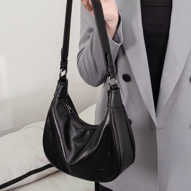 Einfaches Nischendesign Unterarmtasche Damen Herbst- und Wintermode vielseitige Pendler-Umhängetasche