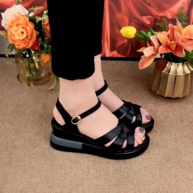 

Summer new soft-soled mother sandals one-word buckle strap fashionable non-slip thick-soled slope sandals women 35 чёрный