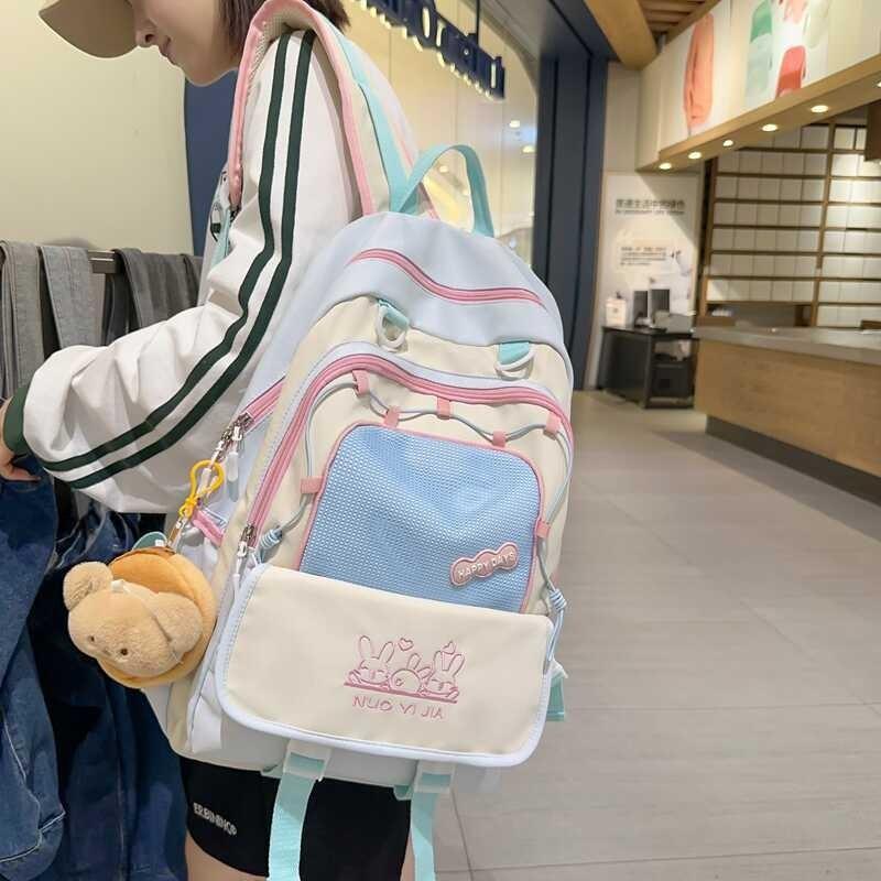 Trendy Lightweight Waterproof Backpack High Capacity Casual Bag For Men And Women