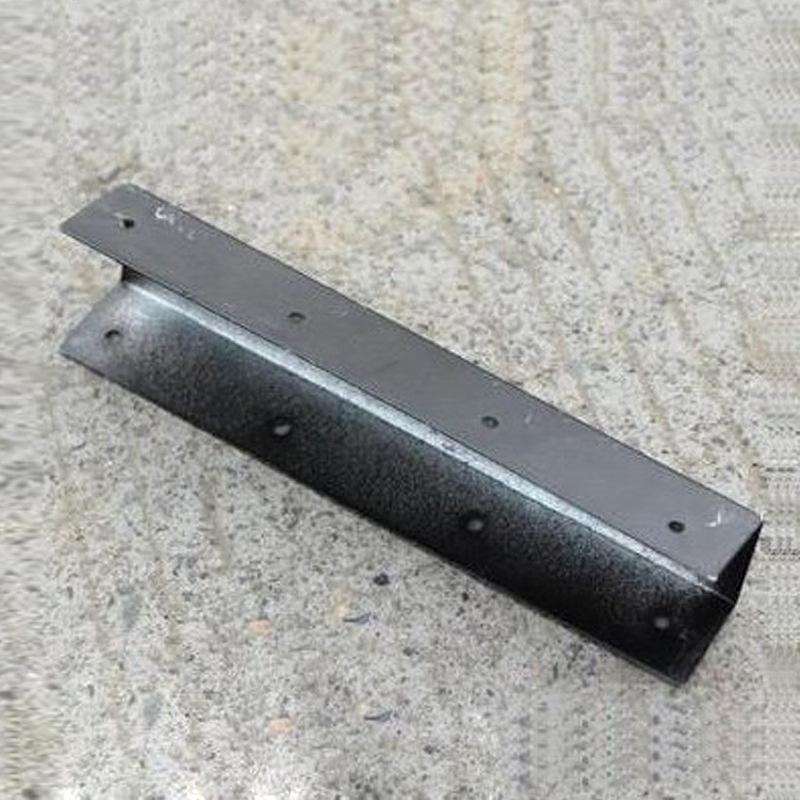 Outdoor Privacy Screen: Louvered Wood Fence for Gardens and Courtyards