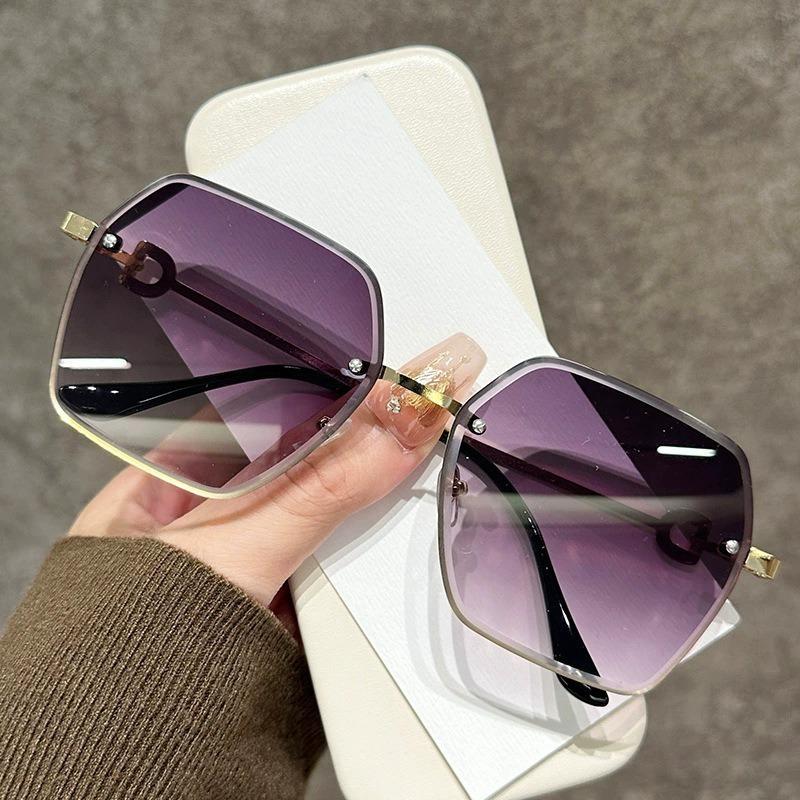 Fashionable Frameless Sunglasses Retro UV Protection Gradient Sunglasses Women's Frameless Edge Cut Driving Sunglasses UV400