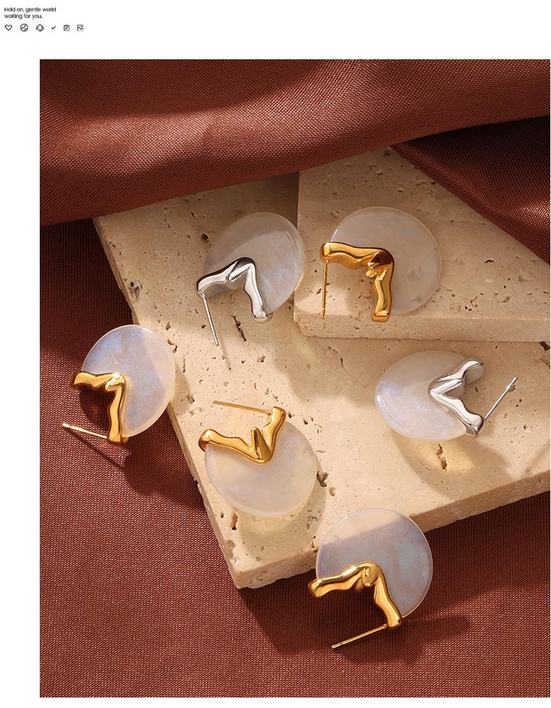 18K Gold-Plated Exaggerated White Resin Fan-Shaped Stud Earrings with European & American Style for Women