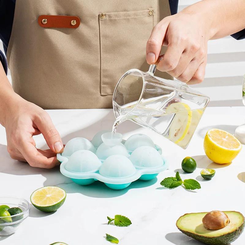 Domácí Výrobník ledu s velkou kapacitou Forma na ledové kostky Kulatá silikonová forma na ledové koule Kuchyňské barové doplňky Bartenderské náčiní
