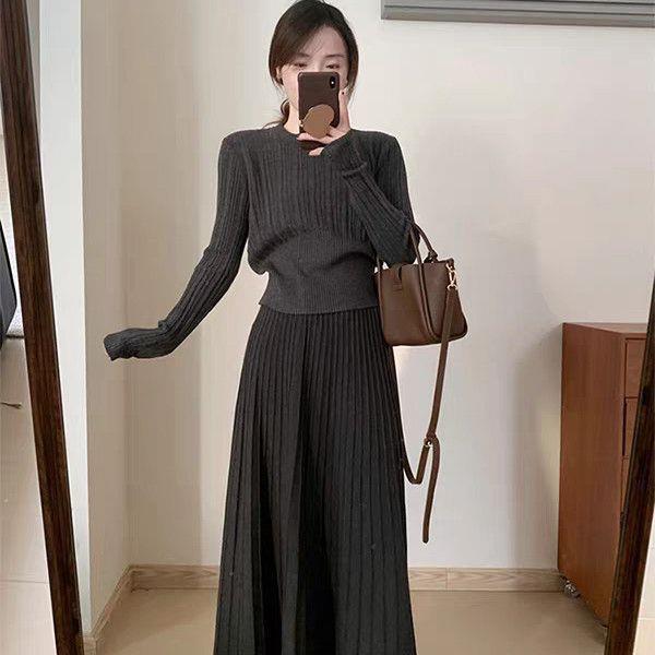 Women's Gray Knit Slimming Sweater & Skirt Set - Long Sleeve, Round Neck, Perfect for Autumn/Winter.