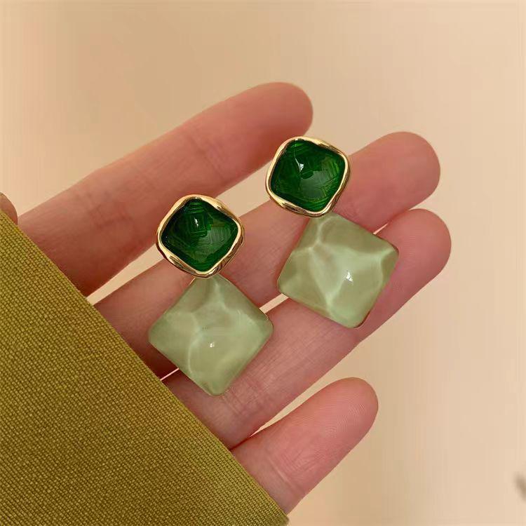 Honeydew Melon Jelly Green Rhombus Earrings – Niche Design, High-End Forest Style Studs for Women