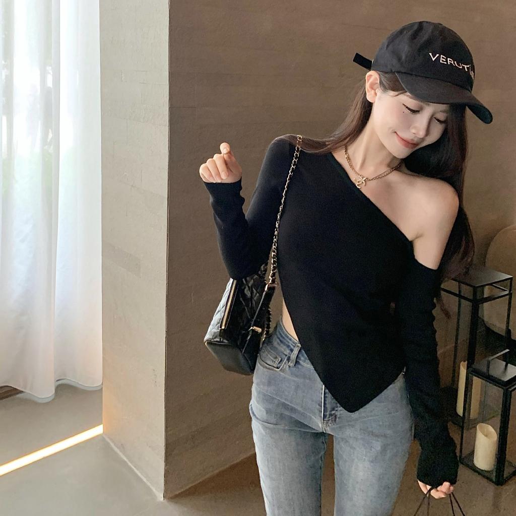 Pure Desire Hottie Sexy Slanted Shoulder Female Design Sense Niche Unique Chic Irregular Autumn Knitting