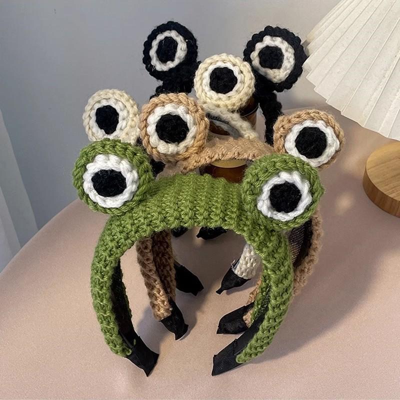 Women's Cute Frog Big Eyes Knitted Headband - Non-Slip Cartoon Hair Accessory