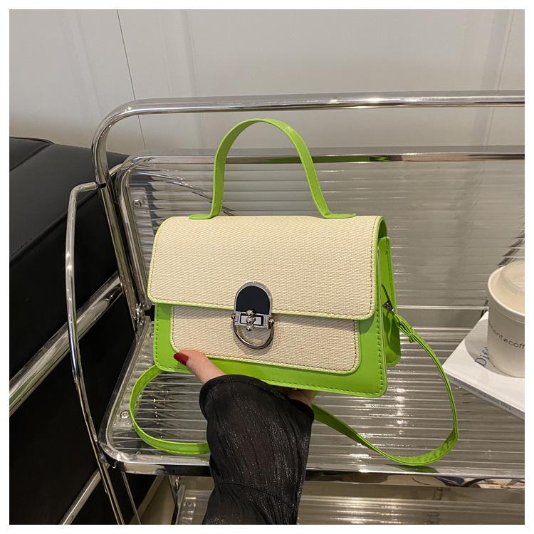 Fashion and Beautiful Women  New Fashion Lock Solid Color Portable Shoulder Messenger Small Square Bag