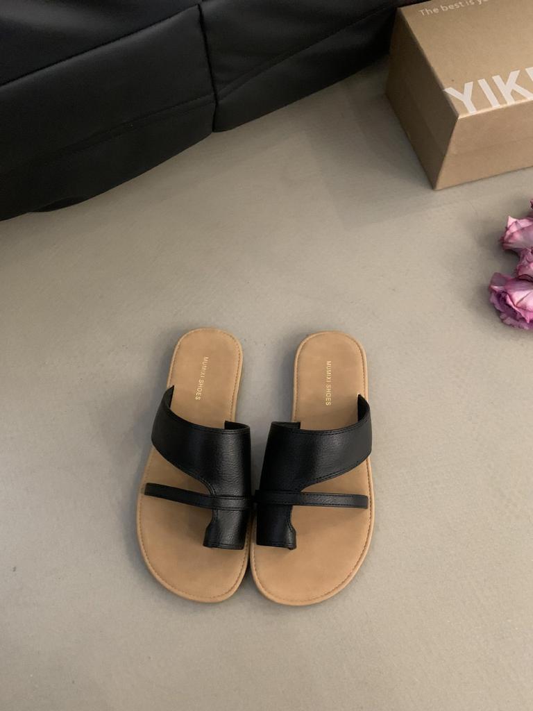 Korean Version of Retro Toe Slippers Women's Summer Wear 2025 New Niche Flat-bottomed Soft-soled Beach Sandals