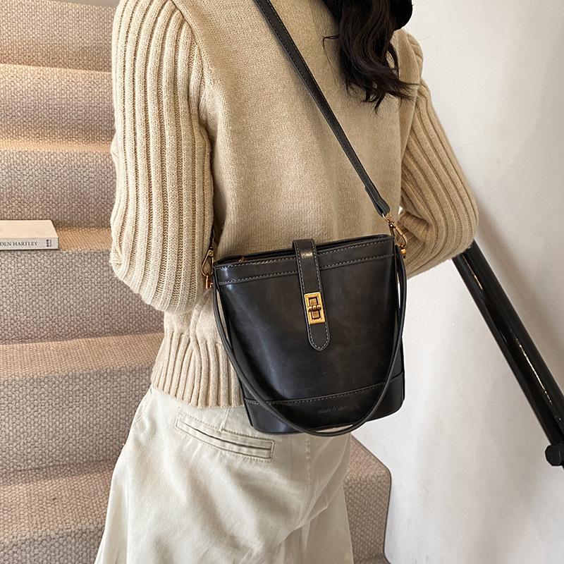 Casual Large-capacity Bag Women's New Commuter Shoulder Bag Tote Bag
