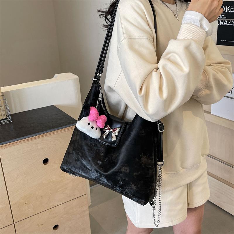 

This year, the popular large-capacity backpack 2025 new simple casual bag, high-end niche explosive shoulder bag чёрный