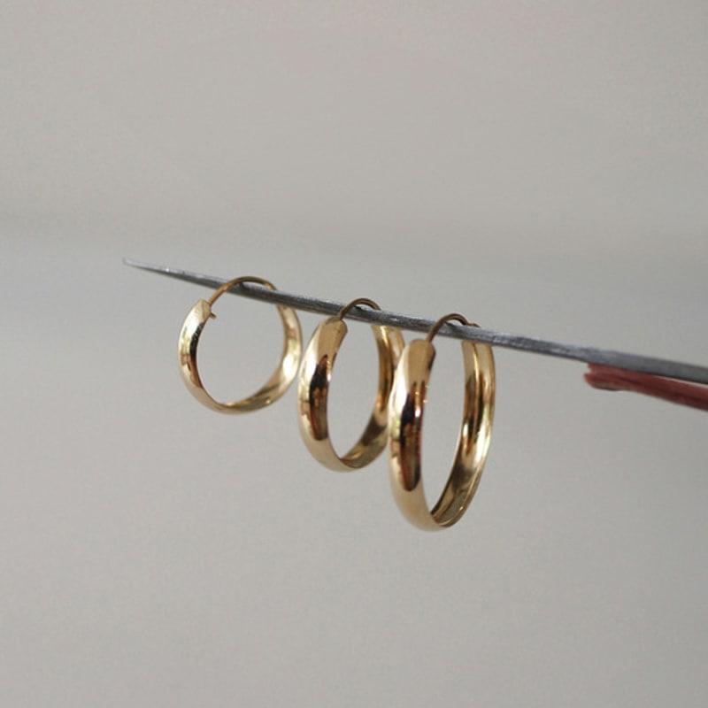 

modernlike 14k gold single / 14k crescent moon hoop earrings Yellow Gold