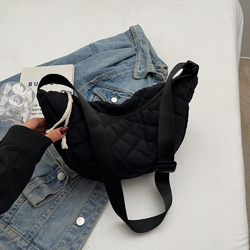 Crossbody Bag Women's Rhombus Casual Dumpling Bag Men's Casual Large-capacity Shoulder Bag Autumn and Winter New Light Commuter Bag