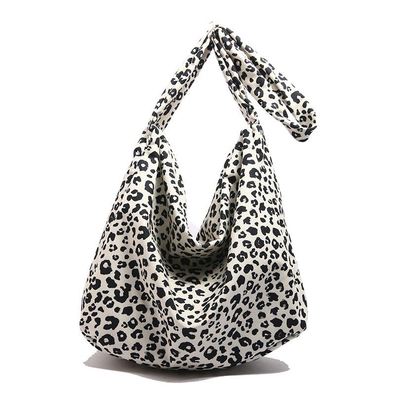 Chic Urban Minimalist Leopard Print Shoulder Bag For Daily Use In Black And Brown