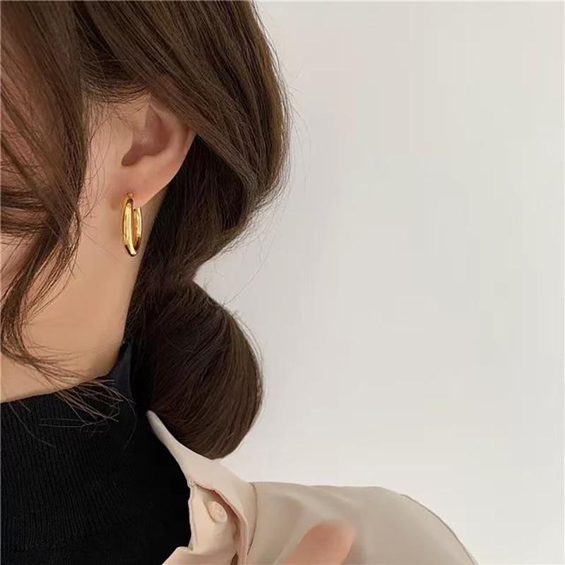 18K Gold Titanium Steel Hollow Hoop Earrings for Women - Versatile and Stylish