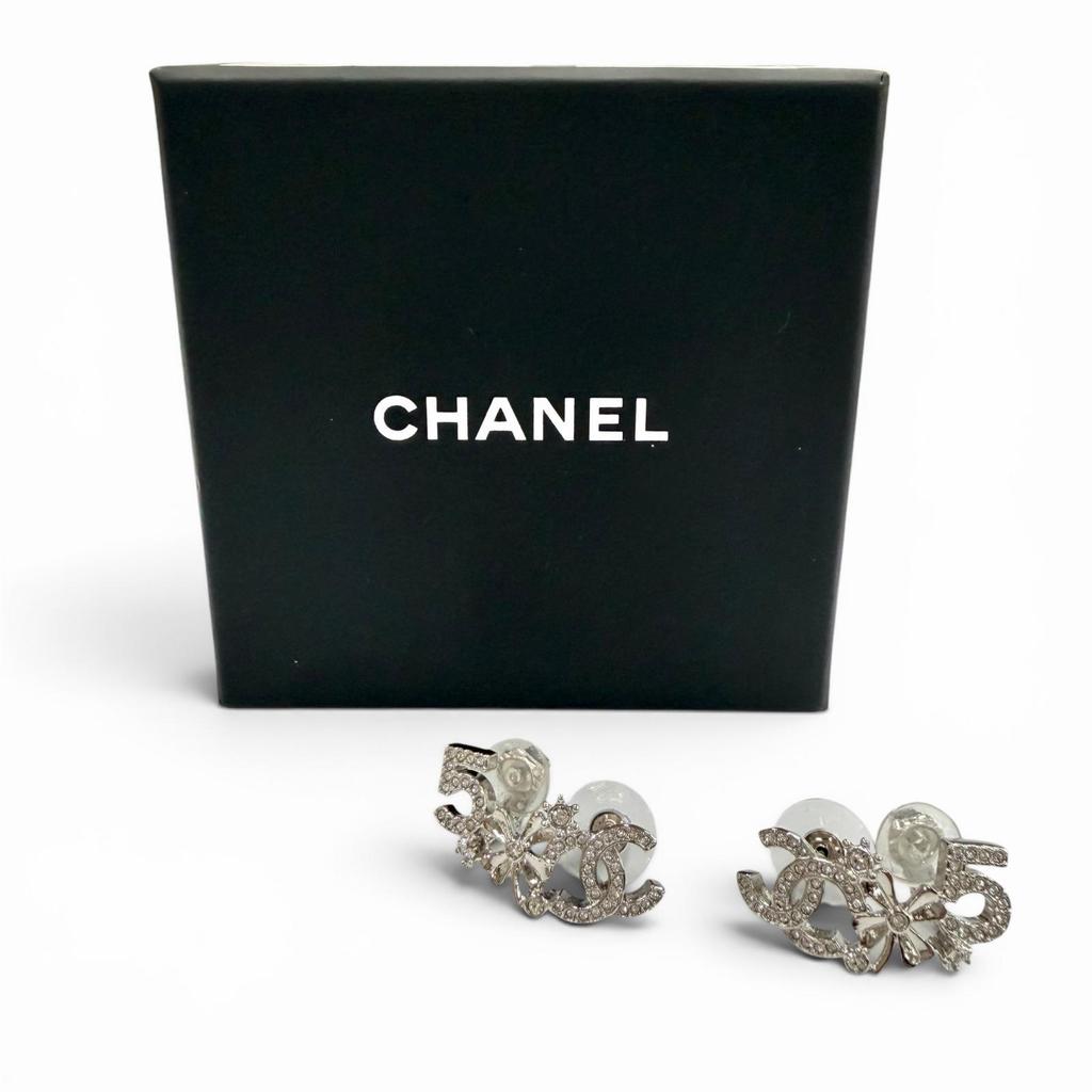 Excellent CHANEL Pierce Silver Women B23P Used