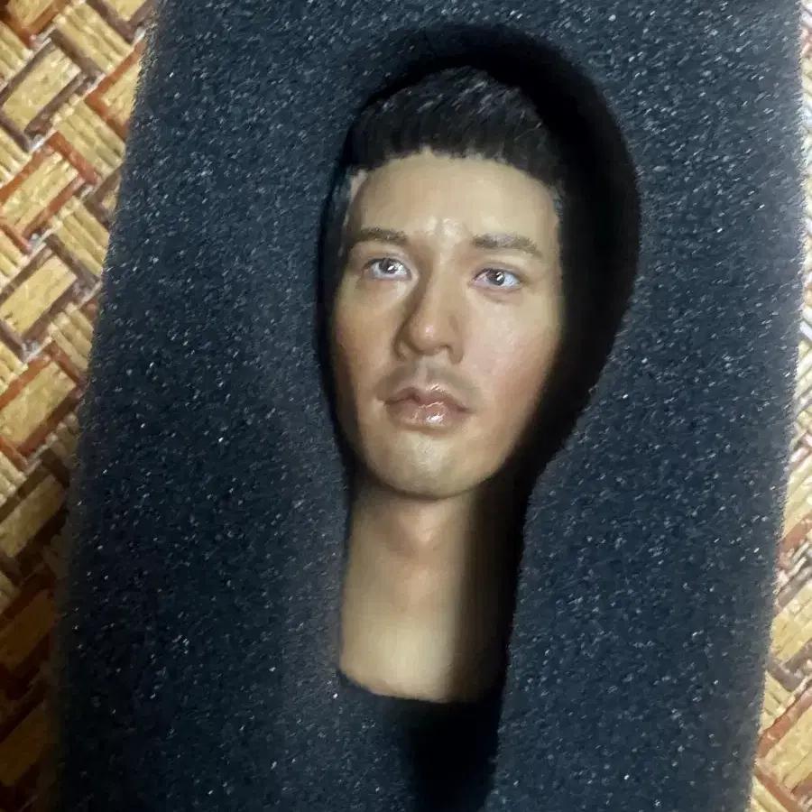 Kumaki Won Bin Head 12-inch Figure