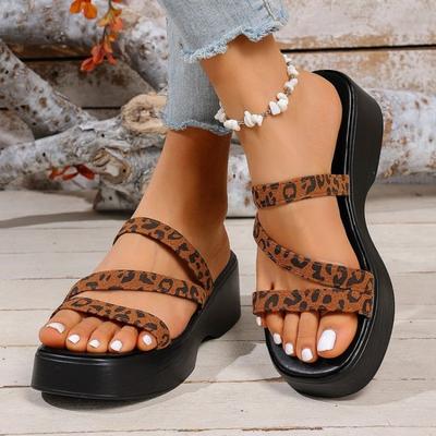 Sapatos da Moda Feminina 2025 Marca Sandálias Femininas de Bico Aberto Moda Estampa de Leopardo Casual Novo Tamanho Plus Chinelos de Plataforma de Bico Aberto