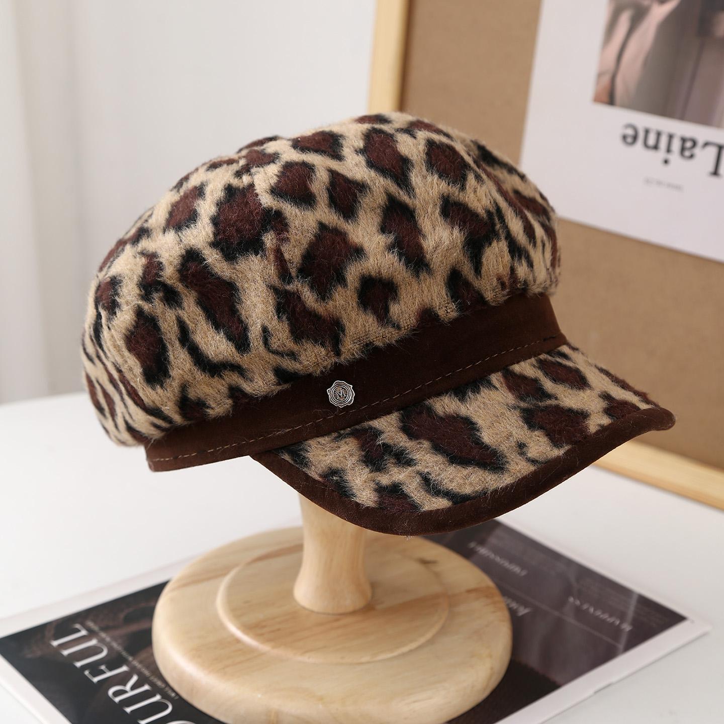 

Vintage Octagonal Beret Hat for Women Leopard Design for Autumn/Winter Casual Wear Newsboy Painter Cap New M коричневий