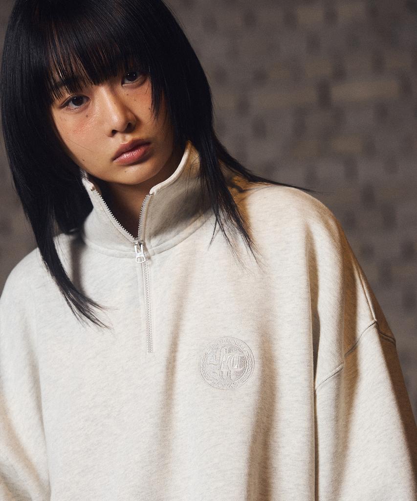 FILLUMINATE Gothic Circle Sweat Half Zip-Up Oatmeal