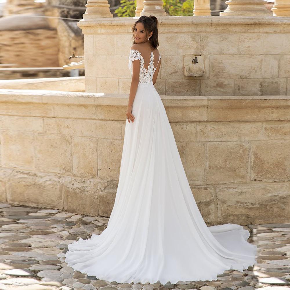 Abito da sposa semplice e leggero, nuovo aderente monospalla con spacco, velo da sposa a strascico, sta bene nelle foto di viaggio