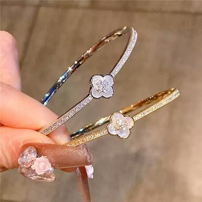 Zircon Fritillary Four-petaled Flower Bracelet Light Luxury High Sense Simple Fashion Versatile Exquisite Niche Design Jewelry