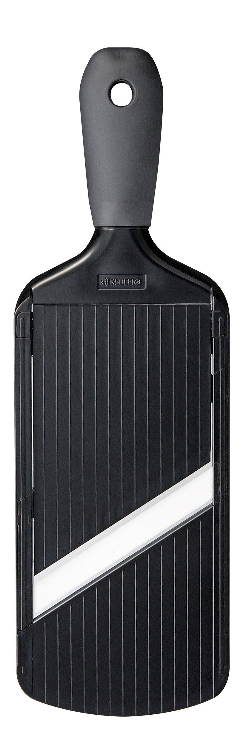 

Kyocera Тонкая толщина Сделано в и Черная ломтерезка, 3-уровневая регулировка, Япония, Керамика, Устойчива к ржавчине, Дезинфицирующая, Безопасна для отбеливателя, (CS-212-FP) чёрный