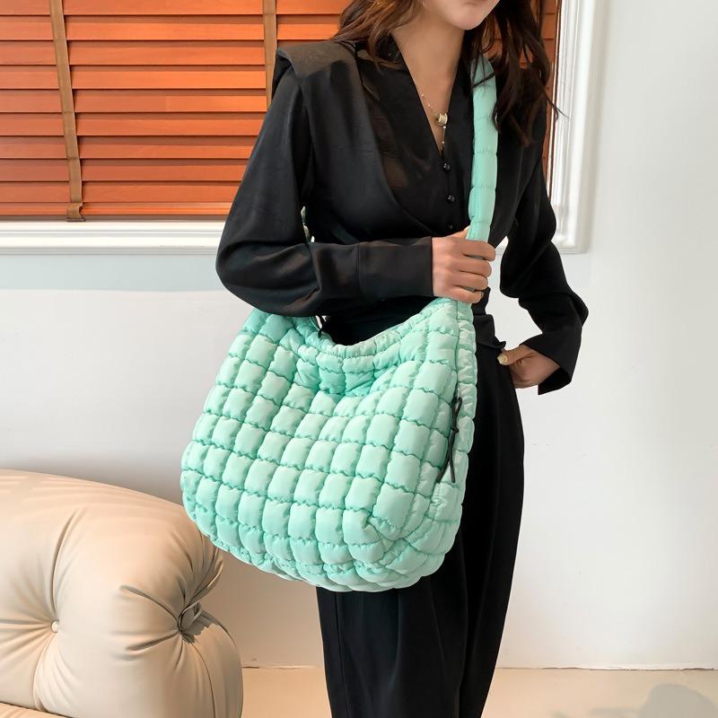 Checked Cloud Bag Fashionable Single Shoulder Portable Dumpling Bag Large Capacity Down Cotton Underarm Women's Bag