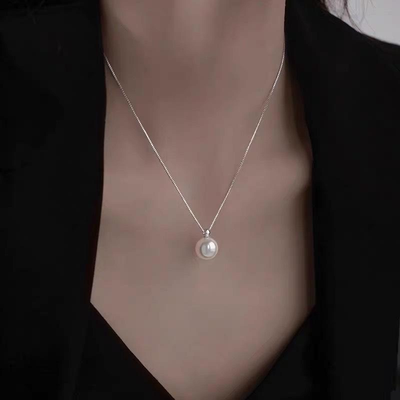 Pearl necklace women's niche light luxury design high-end fashion temperament collarbone chain neck chain sweater chain bead chain