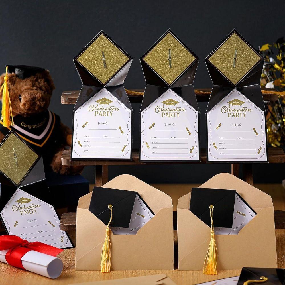 Klasické pozvánky na maturitní párty s obálkami Skládací pozvánky na maturitní párty Moderní pozvánky na párty k vyplnění