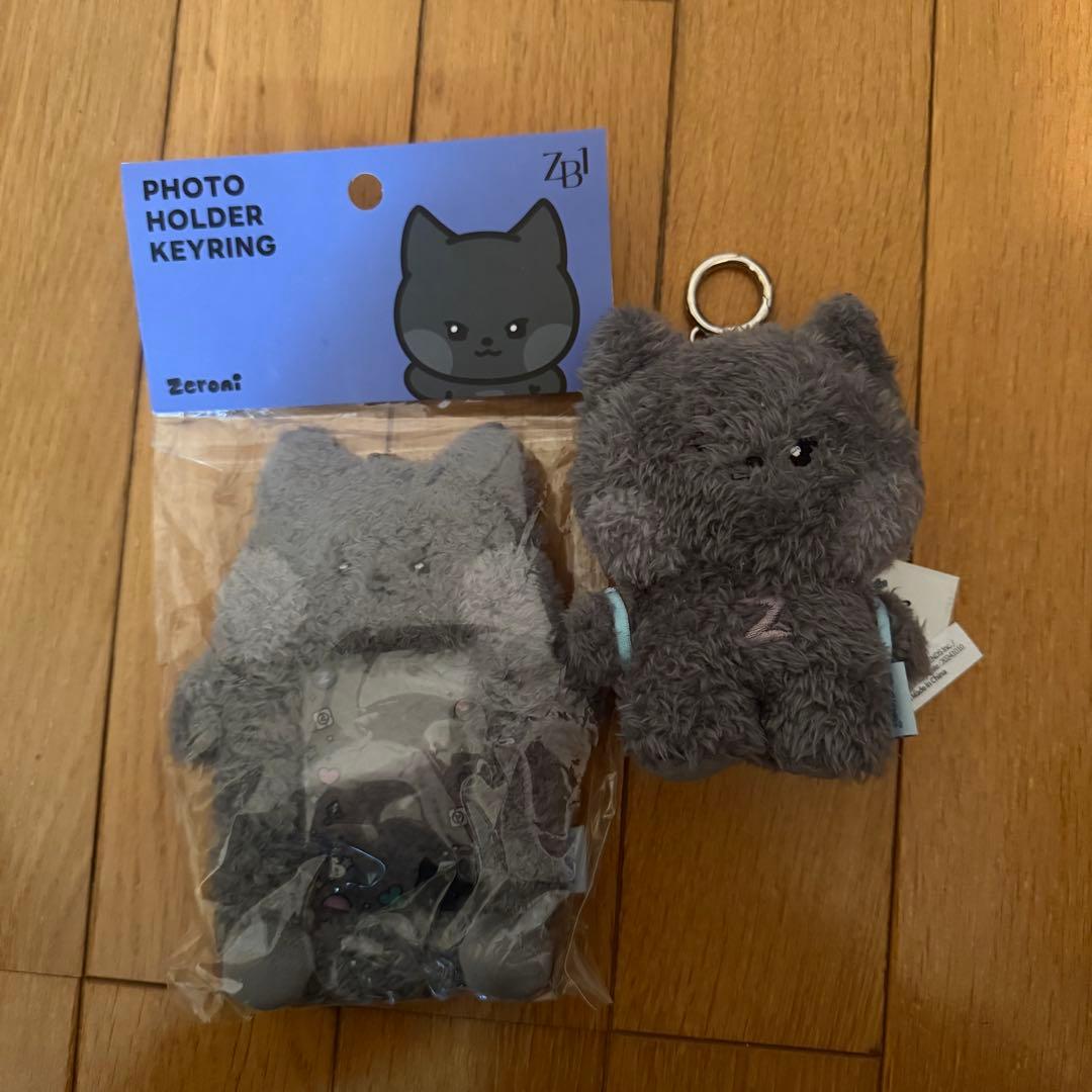 

[USED] Zeroni Photo Holder Keychain Mascot