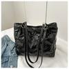 Textured large-capacity fashion shoulder bag women's winter new versatile tote bag women